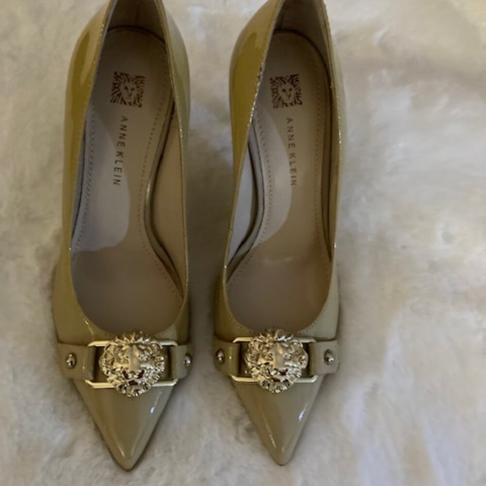 Anne Klein Brand New High Heel Shoes with Lion Head Logo Jewelry Buckle